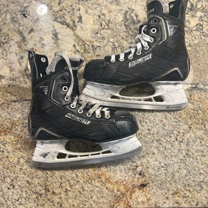 Bauer Nexus 400 Hockey Skates Size 5 (Used)