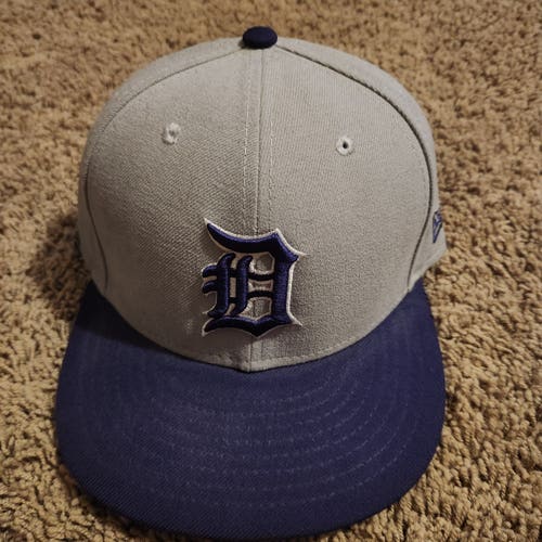 Detroit Tigers New Era 59FIFTY Fitted Hat  Adult Unisex 7 3/8  Gray/Purple/ White