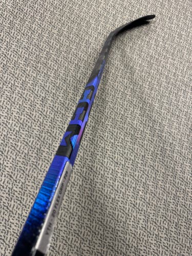 Youth CCM Trigger 10 Pro Left Hand Hockey Stick P28 (New) 20 flex