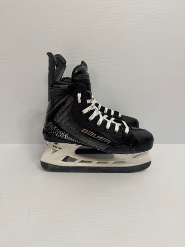 New Size R: 5 L: 4.75 Fit 2 Intermediate Bauer Vapor Flylite Pro Stock Hockey Skates