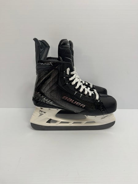 New Size L: 5.75 R: 5.25 Intermediate Bauer Vapor Flylite Pro Stock Hockey Skates