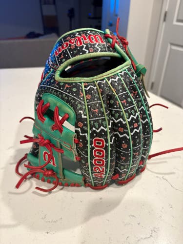 Wilson A2000 RH Infield Baseball Glove 11.5" (Used)