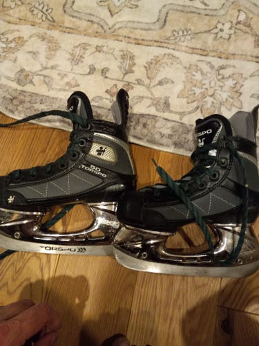 Torspo 50 Size 1 Hockey Skates (Used)