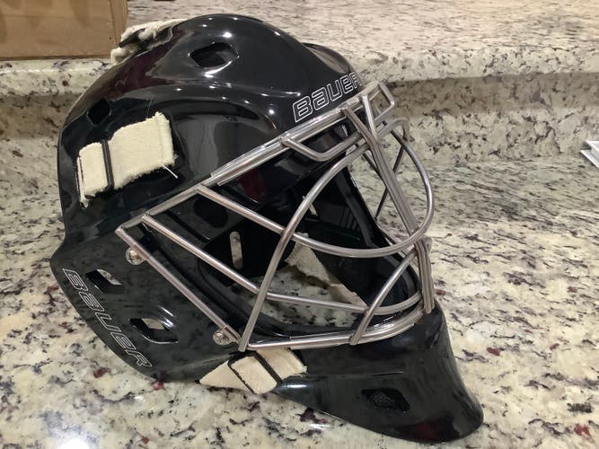 Bauer NME One Goalie Mask Small, Cat eye, & certified cage