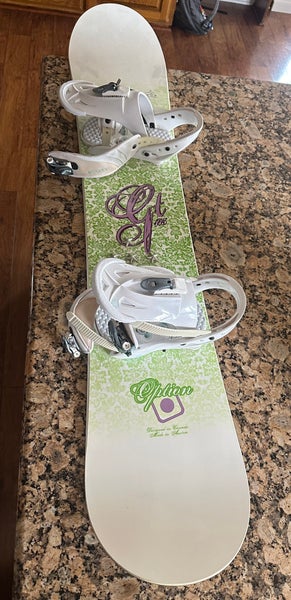 Option GT 145: Women's Snowboard All Mountain With Bindings Soft Flex Directional Twin (Used)