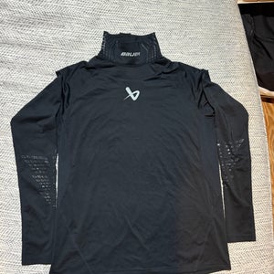 Bauer neck guard shirt- Sr. Medium