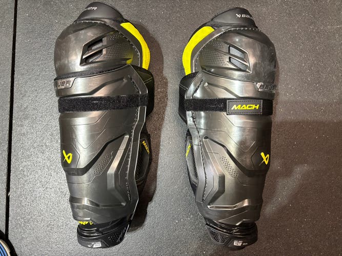 Intermediate Bauer Supreme Mach 14" Shin Pads (Used)
