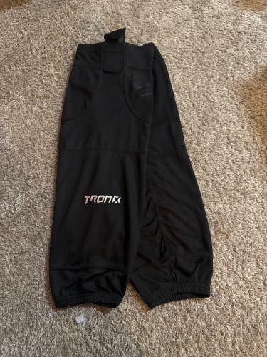 Black Intermediate Tron SK100 26” Socks (New)