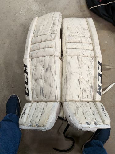 36" CCM Extreme Flex 760 Goalie Leg Pads (Used)