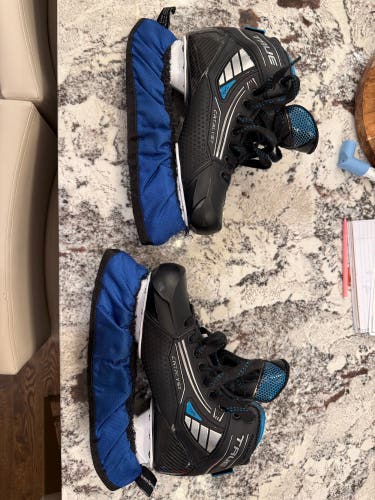 True Catalyst 7X4 Hockey Skates 9 (Used)