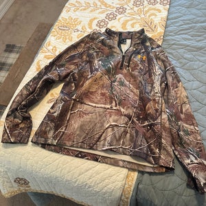 Large Men's camo Shirt (Like New)