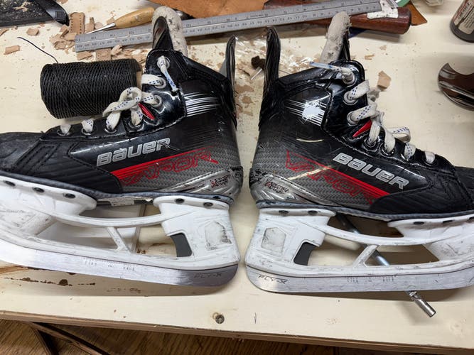 Bauer Vapor X Shift Pro Hockey Skates Regular Width Size 1.5 (Used)