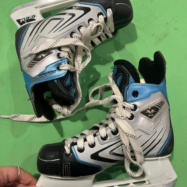 CCM Vector 3.0 Hockey Skates | INT 4.5 Wide
