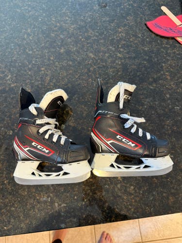 Used CCM JetSpeed FT340 Hockey Skates Regular Width Size 9Y