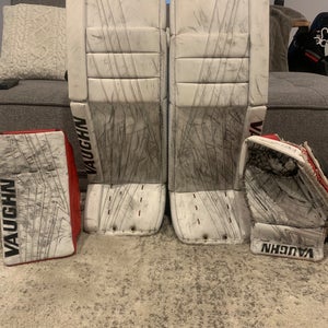 34" 2022 Vaughn Velocity V9 Pro Carbon Goalie Leg Pads Pro Stock (Used)
