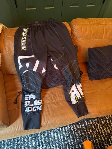 Medium Rink Rat RR Pro V2 Inline Pants (Used)