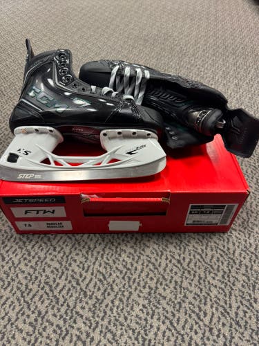 2025 CCM Jetspeed FTW Hockey Skates 7.5 (New) Regular Width
