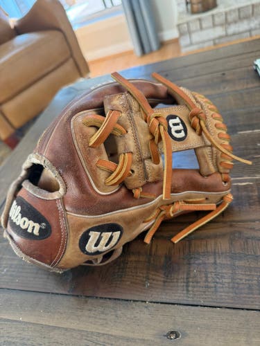 Wilson A2000 RH Baseball Glove 11.5" (Used)