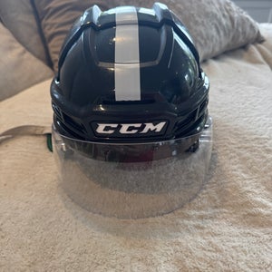Medium CCM Tacks 910 Helmet (Used)