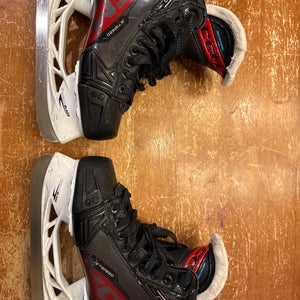 2023 CCM JetSpeed FT 680 Hockey Skates Regular Width Size 4 (Used)