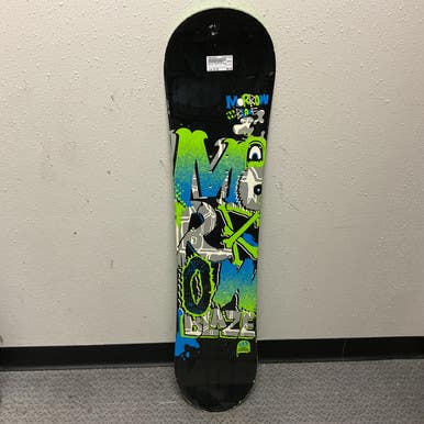 Used Morrow BLAZE Boys Snowboard Only Black And Neon Green 118 cm 11855-S000192537