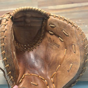 Nokona RH Catcher's Softball Glove 32.5" (Used)