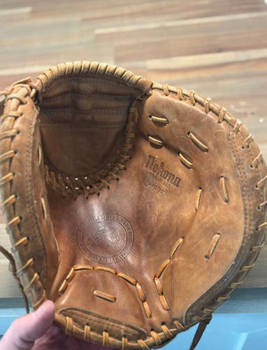 Nokona RH Catcher's Softball Glove 32.5" (Used)
