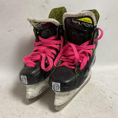 Used Bauer VAPOR 3X Junior Hockey Skate Junior 02.5 11855-S000192046