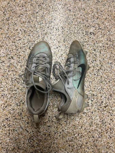 Men’s Nike Hurarache 9 cleats