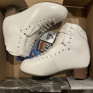 Jackson Ultima DJ5300 Figure Skate Boots 7W