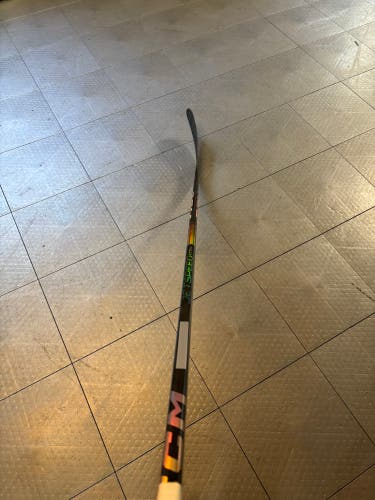 Intermediate CCM Jetspeed FT7 Pro Right Handed Hockey Stick P90TM (New)