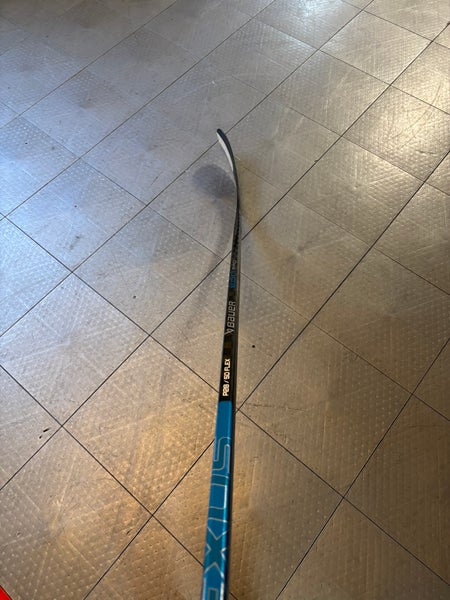 Junior Bauer Right Handed Hockey Stick P28 (New)