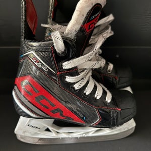 CCM JetSpeed FT6 Pro Hockey Skates Regular Width youth 11 (Used)