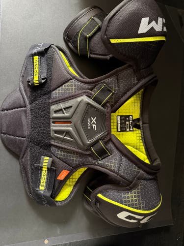 Medium Youth CCM XF Pro Shoulder Pads (Used)