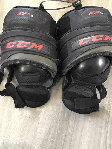 CCM kp 1.9 (Used) Goalie Knee Protection