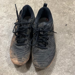 Black Kid's 6Y (Big Kids / Youth) Youth New Balance Low Top Molded Cleats (Used)