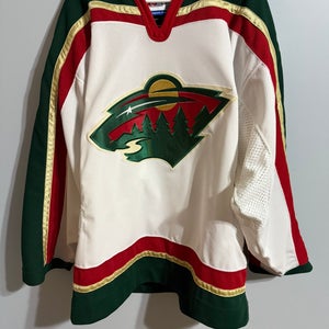 White Size 52 Men's CCM Jersey (Used)