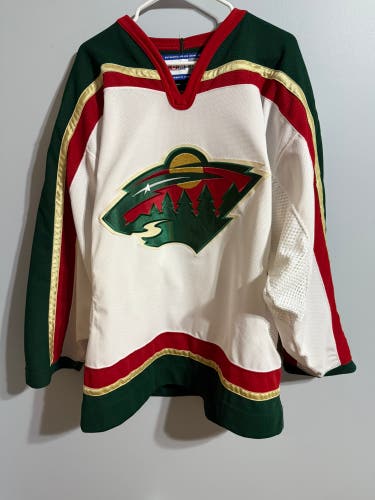 White Size 52 Men's CCM Jersey (Used)