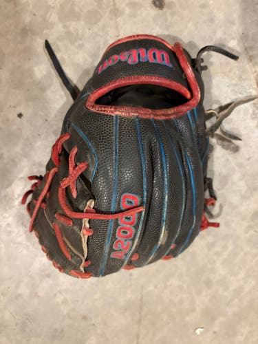 2022 Wilson A2000 RH Infield Baseball Glove 11" (Used)