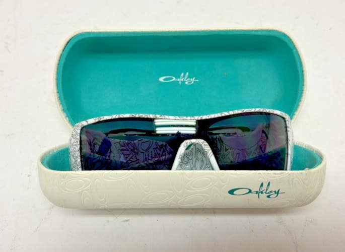 Oakley Oil Rig White Patterned Wrap Sunglasses Gray Polarized Lens & Case GREAT