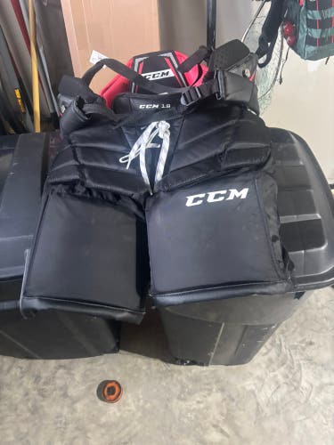 Intermediate Medium 2022 CCM Axis 1.9 Hockey Goalie Pants (Used)