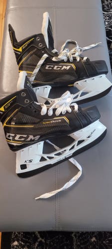 CCM Super Tacks Hockey Skates Regular Width 9 (Used)