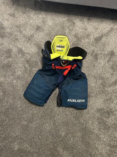 Men's Junior Large Bauer VAPOR 2X Hockey Pants (Used)