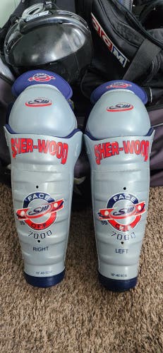 Senior Sher-Wood Face Off 7000 16" Shin Pads (Used)