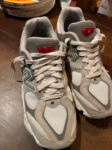 Gray Unisex 7Y (Big Kids / Youth) Youth New Balance Shoes (Used)