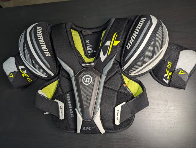 Small Junior Warrior ALPHA LX 20 Shoulder Pads (Used)