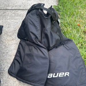Junior Large Bauer Hockey Pants (Used)