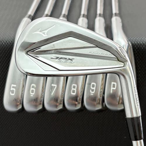 MIZUNO JPX 923 FORGED IRON SET 4-P