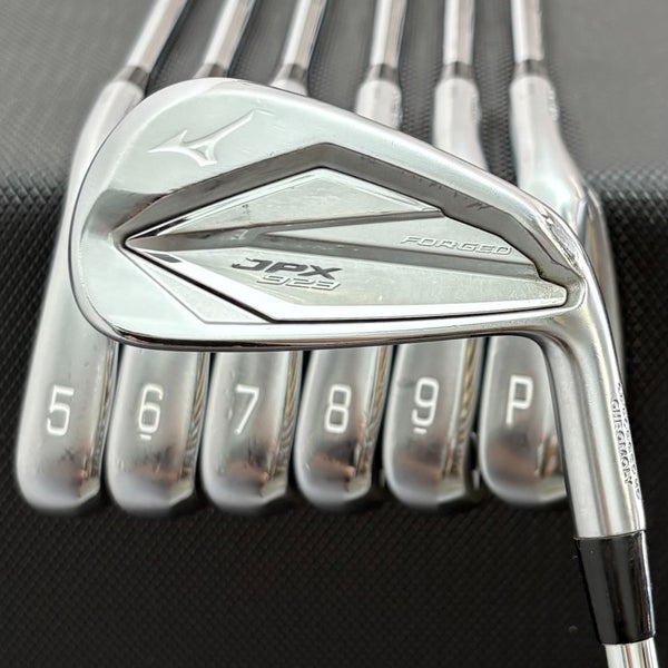 MIZUNO JPX 923 FORGED IRON SET 4-P