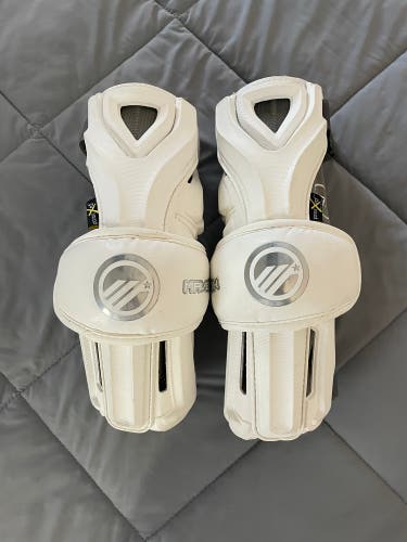 Medium/Large Youth Maverik Rome RX3 Arm Pads (Used)